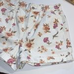 American Eagle floral printed pleated denim cuffed mom shorts SZ 4 100% cotton Photo 2