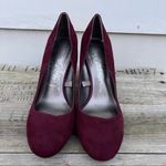 Libby Edelman  Le Shelby Wine Maroon Studded Block Heels 8 Photo 1