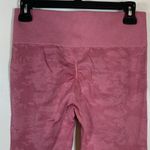 Gymshark  Pink Camo Adapt Booty Lift Leggings Size Med EUC #VEG-0051 Photo 2