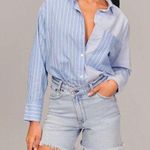 Abercrombie & Fitch High Rise Dad Shorts in Light Wash - 26 Photo 1