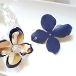 ZARA New!  Floral Post Back Earrings Photo 4