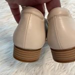 Clarks  Collection Shoes size 8 Ivory Leather so soft heel 1” so beautiful shoes Photo 8