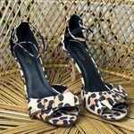 Venus  Ladies Leopard Print With Front Bow Sophisticated, Night Out Heels Size 6 Photo 0