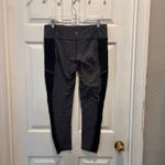 Athleta Women's Black Geometric Print Capri Athletic Leggings Size L Photo 3