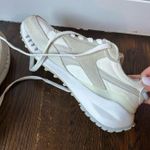 Reebok Women’s  Suede Comfort Foot Bed Ortholite Off-White Athletic Shoes, size 7.5 Photo 6