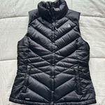 The North Face women’s black vest Photo 0
