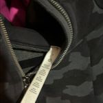 69. Women's Black Camo Jacket Size 6 Photo 2