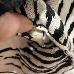 Calvin Klein SZ XL BLACK WHITE Geometric Stripped Shirt Sweater Cotton Photo 4