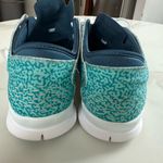 Nike  Women's Turquoise Athletic Shoes Photo 4