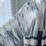 Anthropologie  Vada White Blue Gold Shimmer Cocoon Kimono Women’s One Size Photo 4