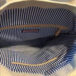 Vineyard Vines  MEDALLION EMBROIDERED TOTE Photo 6