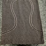 Lululemon Womens sz4 tank top Photo 3