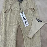 I am gia  AMINA SET TAN  Photo 3