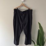 Lululemon Keep Moving Crop 23" in Black Athletic Pants Cropped Solid Stretch EUC Photo 3