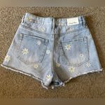 Angel Kiss Blue Denim Jean Shorts with White and Yellow Embroidered Flowers, Size 0/24 Photo 10