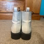 New Look White Boots Photo 2