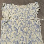 Gap Beautiful White w/ Blue Floral Print Short Sleeve Round Neck Top - Medium Photo 4