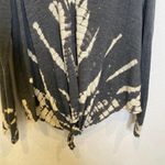 Young Fabulous and Broke Lightweight Pullover V-Neck Sweater Gray Cream EUC Sz M Photo 1