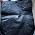 Lululemon Black Tote Bag - Stylish & Durable Photo 0