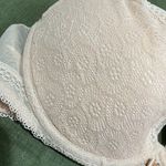 Chantelle Underwire Bra Sz 34D. Photo 1