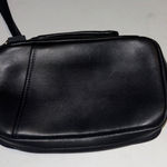 LL BEAN BLACK LEATHER WRISTLET DOUBLE ZIP CLOSURE ONE SLIP POCKET OUTSIDE
UNISEX Photo 0