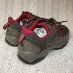 Columbia NWOB  Women's Wahkeena Hiking Shoe in Mud/Marsala Red Photo 4