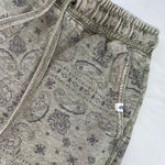 NEW Shorts Green Size M Photo 2