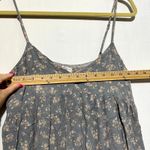 Dress Forum  Tank Top Women's Small Gray Floral 100% Rayon Scoop Neck‎ Peplum Hem Photo 4