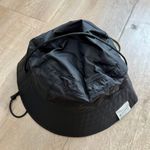 Lululemon Patch Logo Bucket Hat black size s/m NWT Photo 6