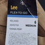 Lee  Relaxed Fit Khaki Pedal Pushers NWT Size 6 Casual Khaki Capri Pants Photo 7