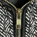 Wanna B  Vest Women's Large Black and White Zipper Pockets Quilted Fall Winter Photo 2