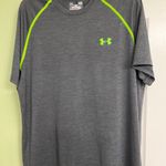 Under Armour Workout Shirt Photo 0