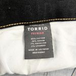 Torrid  Womens Denim Shorts Sky High Skinny Bermuda Size 26‎ Distressed Stretch Photo 7
