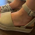 tan platforms Size 7 Photo 0