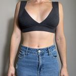 ZARA  Gray V Neck Knit Crop Top Size Small Photo 3