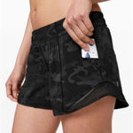 Lululemon  black and grey camo hotty hots size 8 4” inseam low rise Photo 0