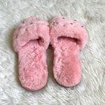 Fuzzy Pink Slippers NWOT Size 7 Photo 2