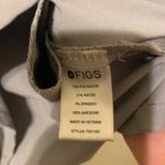 FIGS EUC  Women's Casma‎ Three-Pocket Scrub Top Slate Gray Size Medium Photo 2