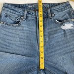 American Eagle  Women’s Distressed Mom Jean Size 4 LONG Photo 7