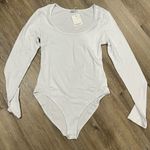 MANGOPOP NWT small scoop neck white body suit Photo 0