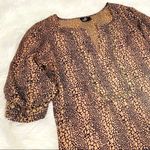 Angie  Flowy Medium Shirt Studded‎ bronze notched neck short sleeve pebble print Photo 1