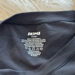 SKIMS Fits Everybody Long Sleeve T-Shirt Onyx Size Medium Photo 8