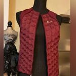 Nike NWT Women's Aeroloft Dot Front Goose Down Burgundy Red Vest XS/TP Photo 1