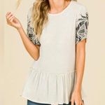 Hailey & Co. large women's heather oatmeal top two-toned crochet accent sleeves Photo 0