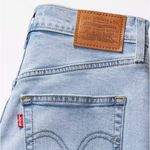 Levi's Women's 25 Premium Ribcage Bermuda Denim Shorts Size 25 Burst Light Wash Photo 1