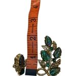 Vintage Emerald Gold Tone Iridescent Brooch and Earrings Set Jewelry Leaves Flor Green Photo 3