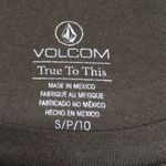 Volcom  lips/comic/true to this black tee shirt. New Photo 6