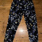 Sweaty Betty  Power navy floral Athleisure crop m leggings Photo 0