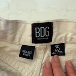 BDG White High-Waisted Jeans. Size 25. Baggy. Cream. Photo 4