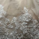 Elegant Lace Wedding Dress White Size 8 Photo 6